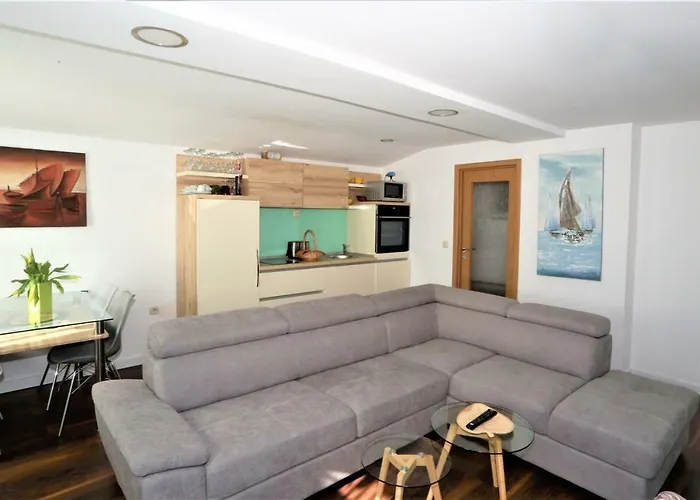 Semesterbostad Relax House