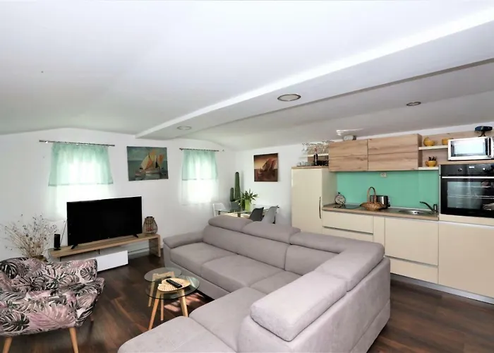 Semesterbostad Relax House *